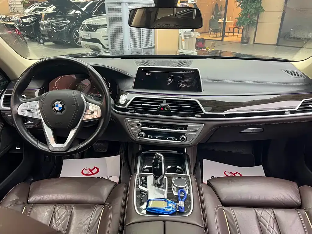BMW 7 Series 2021 из CN, фото 10