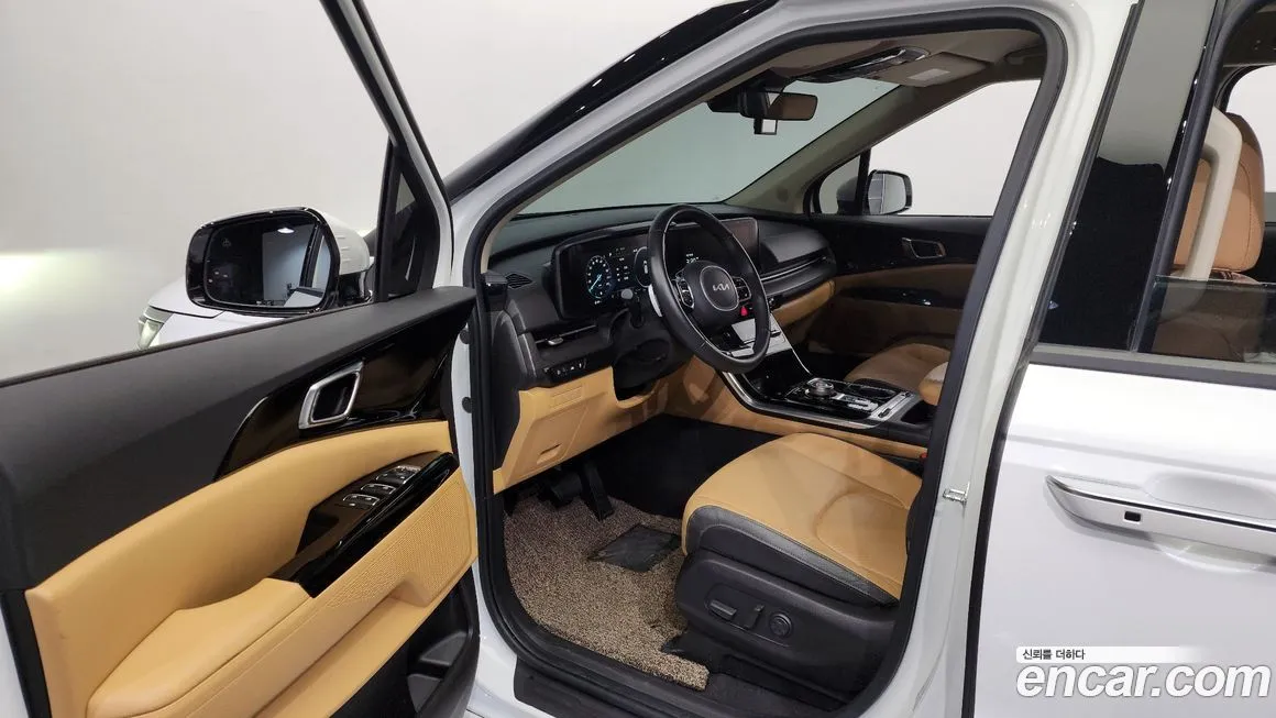 Kia Carnival — фото 10