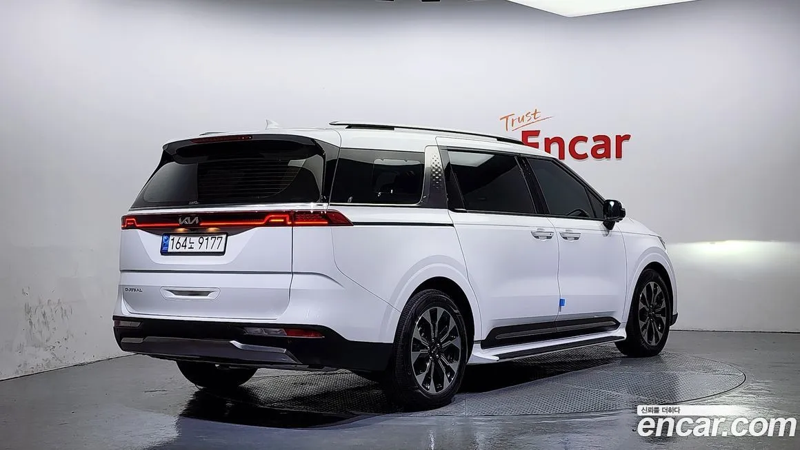 Kia Carnival — фото 2