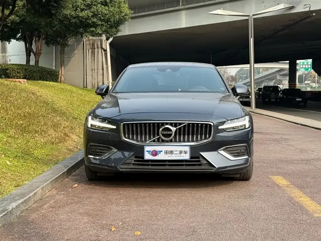 Volvo S60 — фото 2