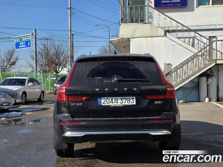 Volvo XC60 — фото 4