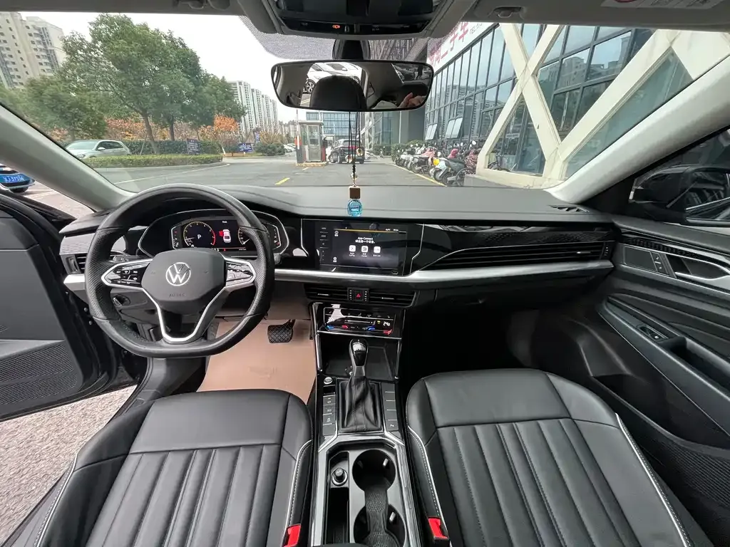 Volkswagen Passat 2023 из CN, фото 6