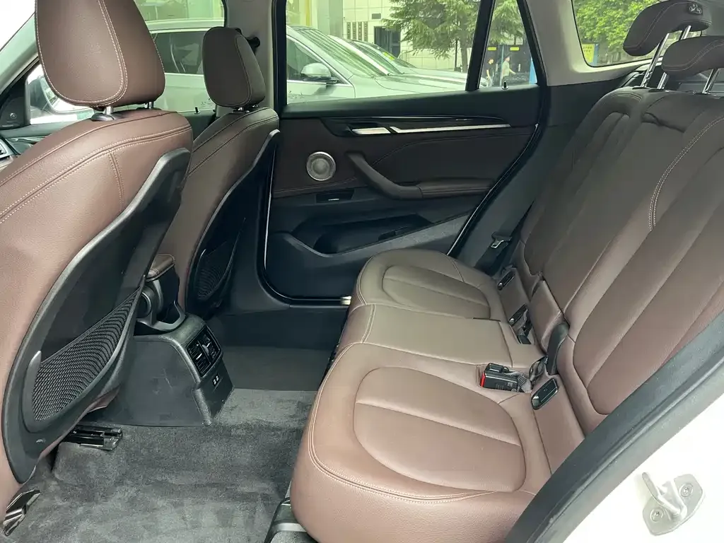 BMW X1 2021 из CN, фото 8
