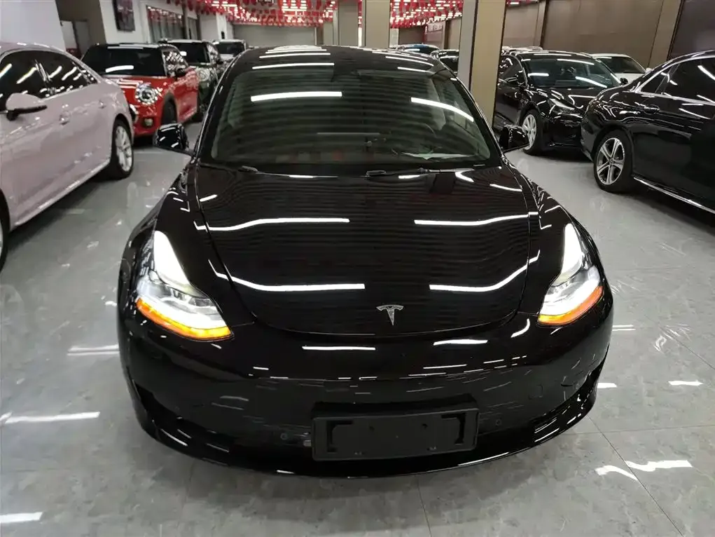 Tesla Model 3 — фото 3