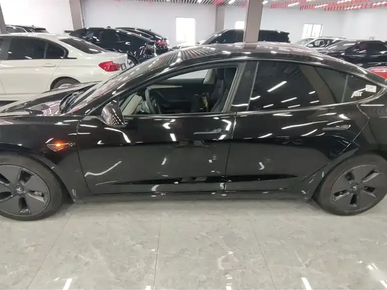 Tesla Model 3 — фото 5