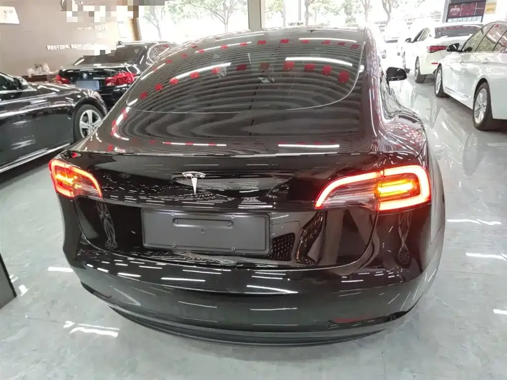 Tesla Model 3 — фото 6