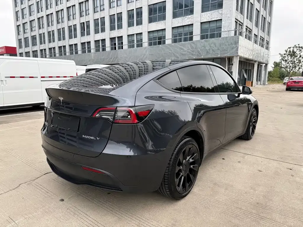 Tesla Model Y 2024 из CN, фото 9