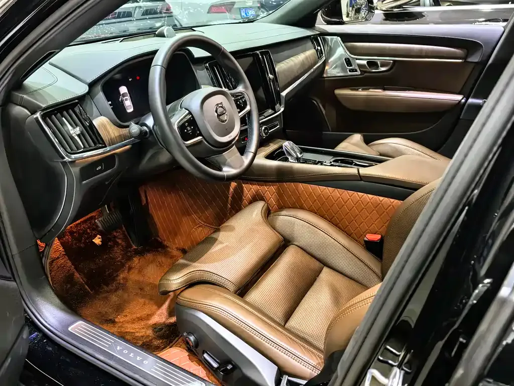 Volvo S90 2023 из CN, фото 4