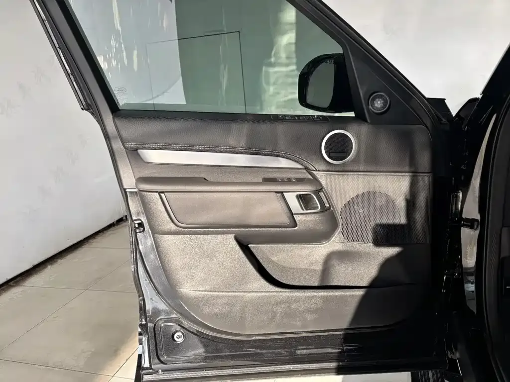 Land Rover Discovery 2024 из CN, фото 10