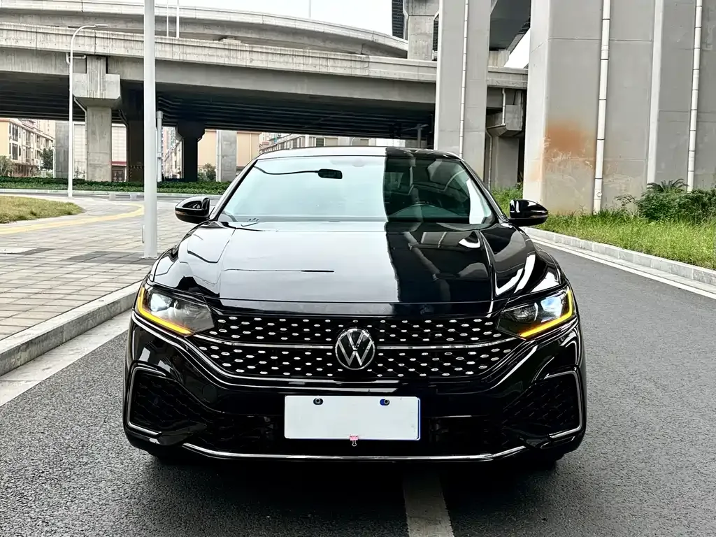 Volkswagen Passat 2022 из CN, фото 2