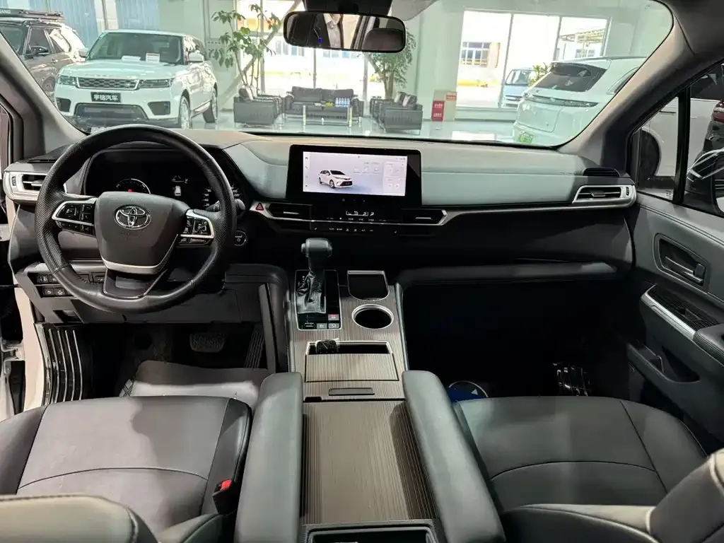 Toyota Granvia 2025 из CN, фото 10