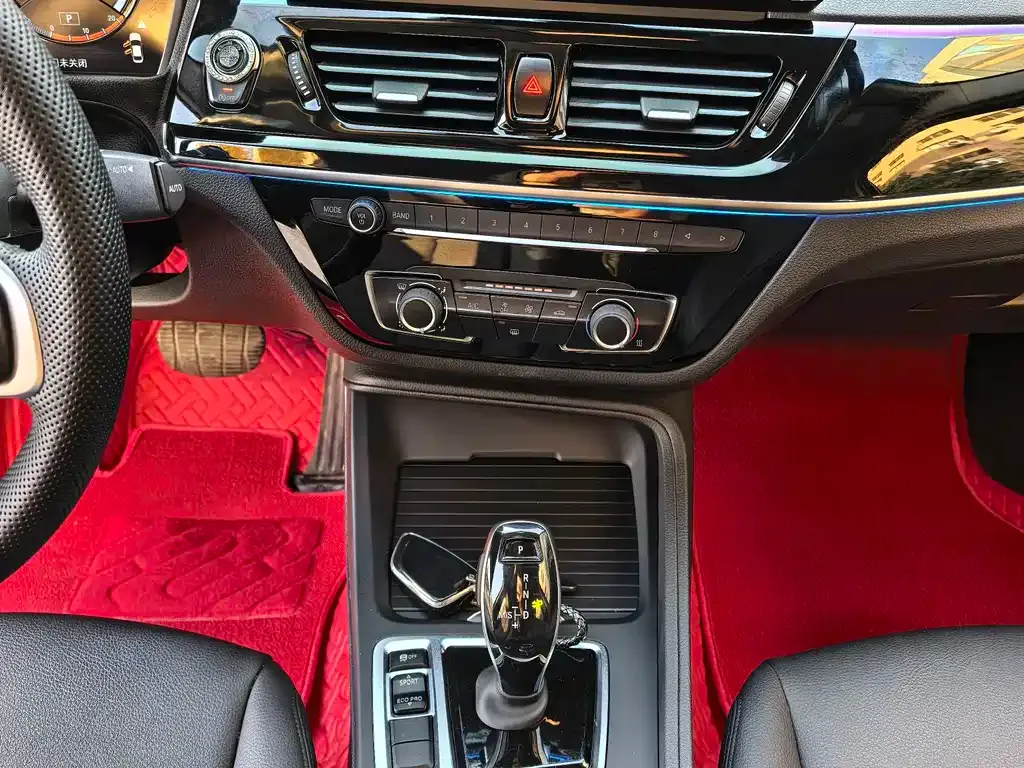 BMW 1 Series 2023 из CN, фото 10