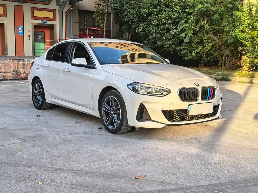 BMW 1 Series 2023 из CN, фото 3