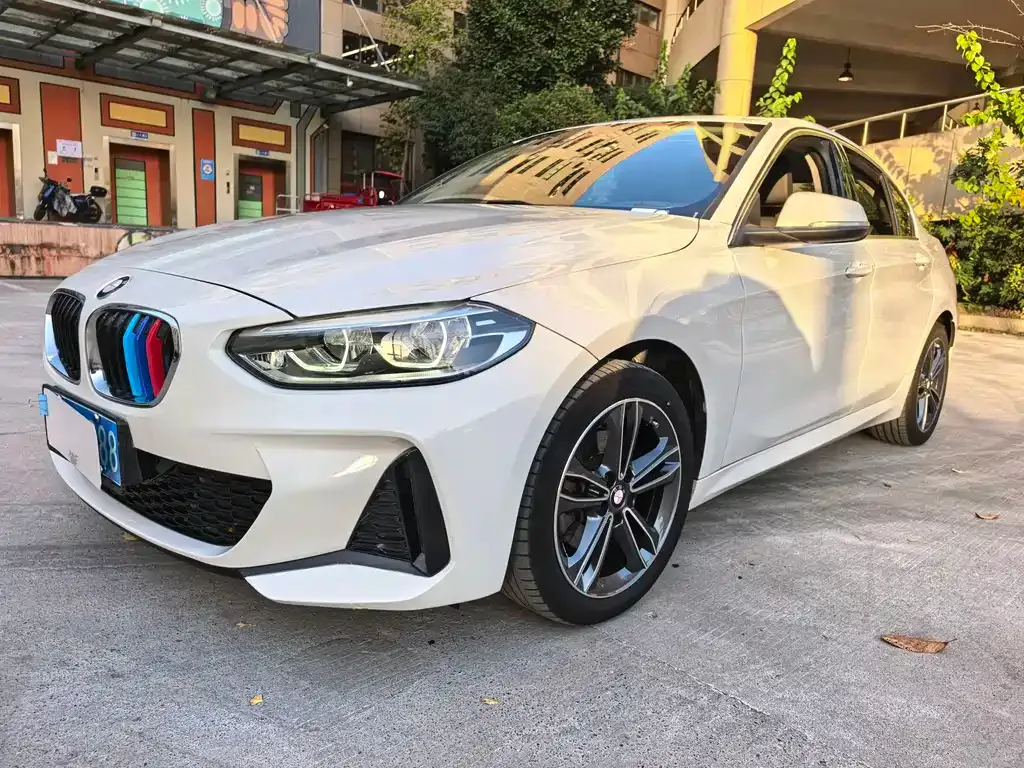 BMW 1 Series 2023 из CN, фото 4