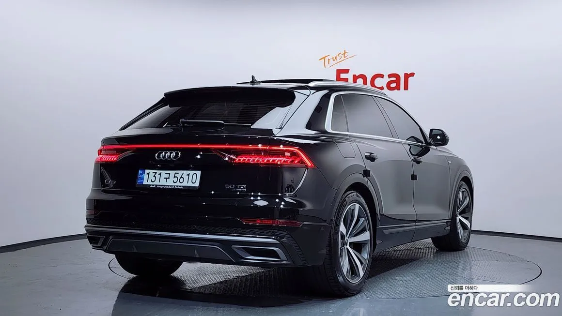 Audi Q8 — фото 2