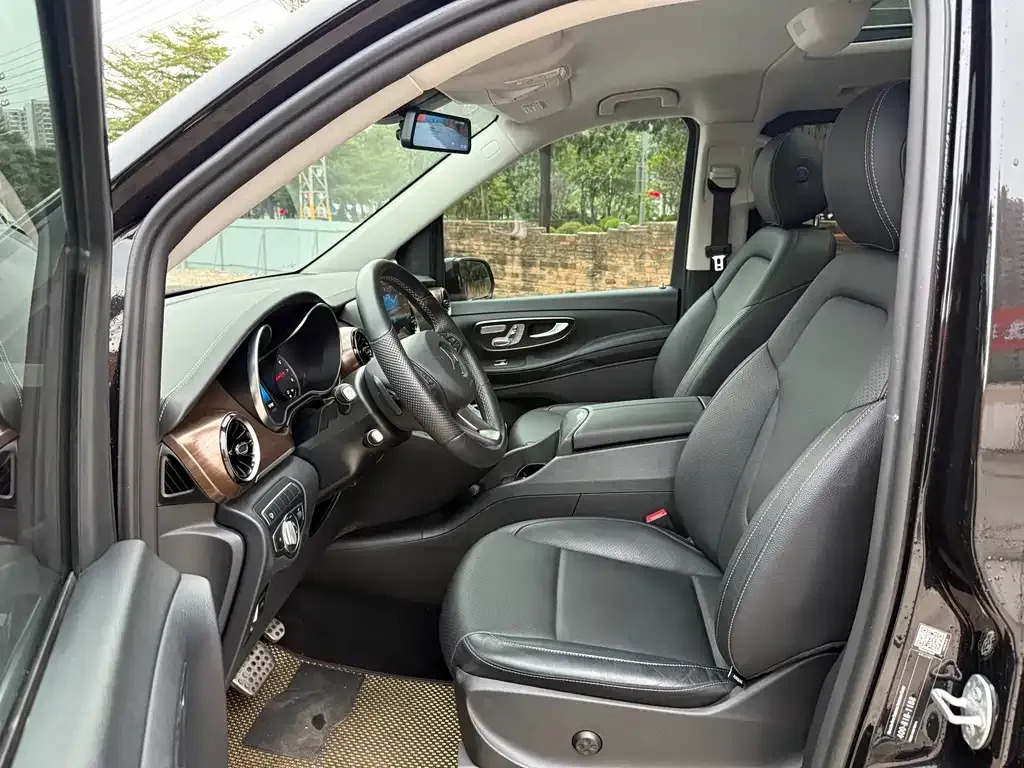 Mercedes-Benz V-Class 2022 из CN, фото 5