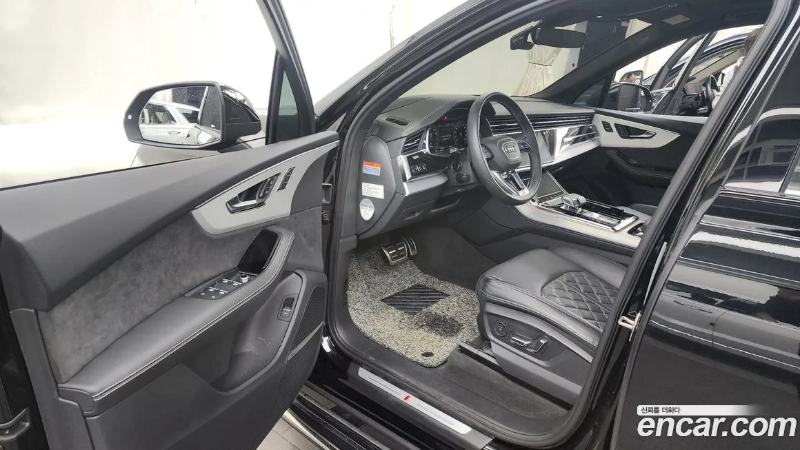 Audi Q7 2023 из KR, фото 10