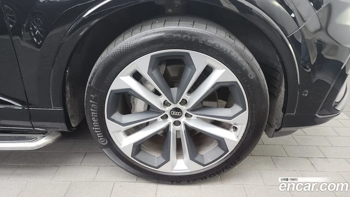 Audi Q7 2023 из KR, фото 5