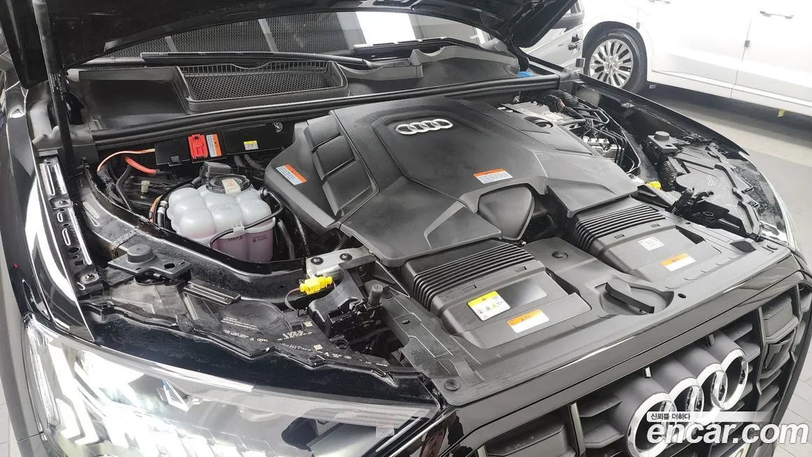Audi Q7 2023 из KR, фото 6