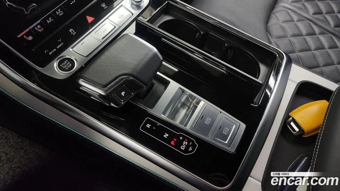 Audi Q7 2023 из KR, фото 9