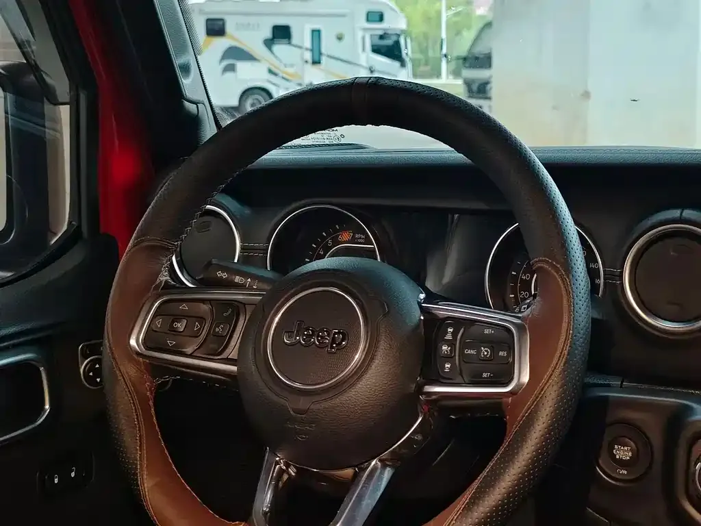 Jeep Wrangler 2023 из CN, фото 8