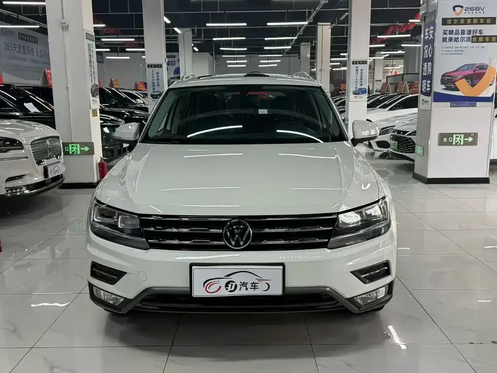 Volkswagen Tiguan L — фото 2