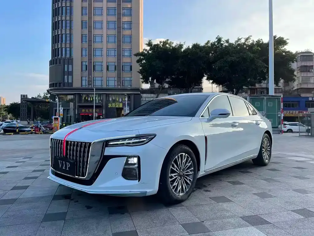 Hongqi H5 — фото 1