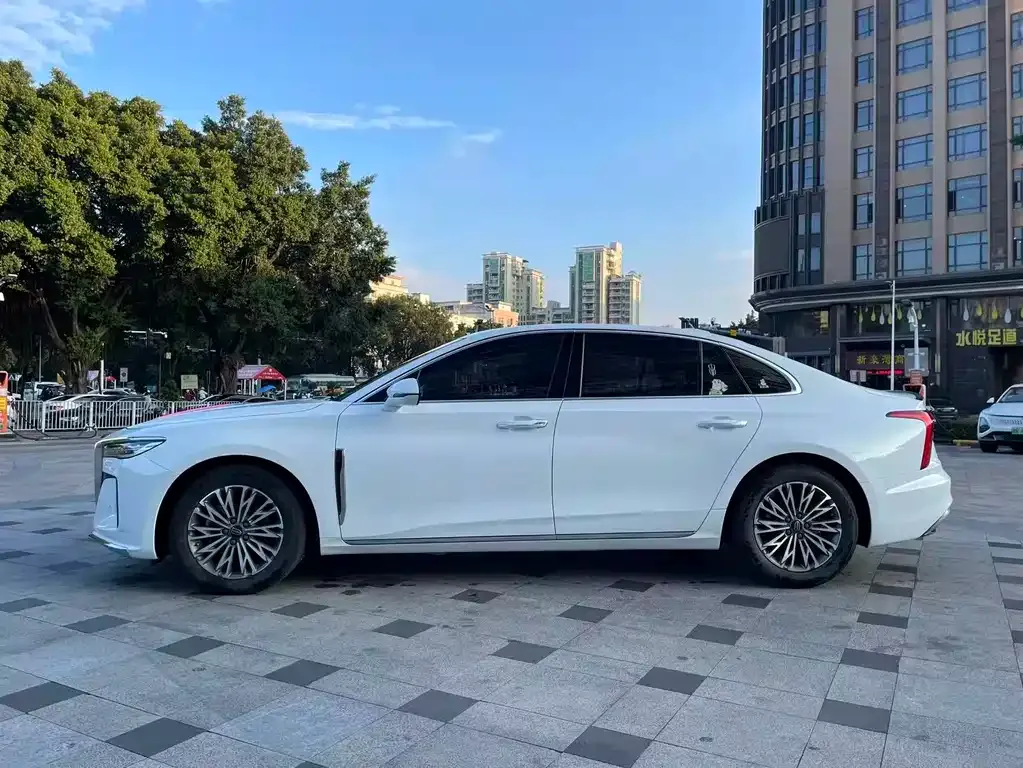 Hongqi H5 — фото 4