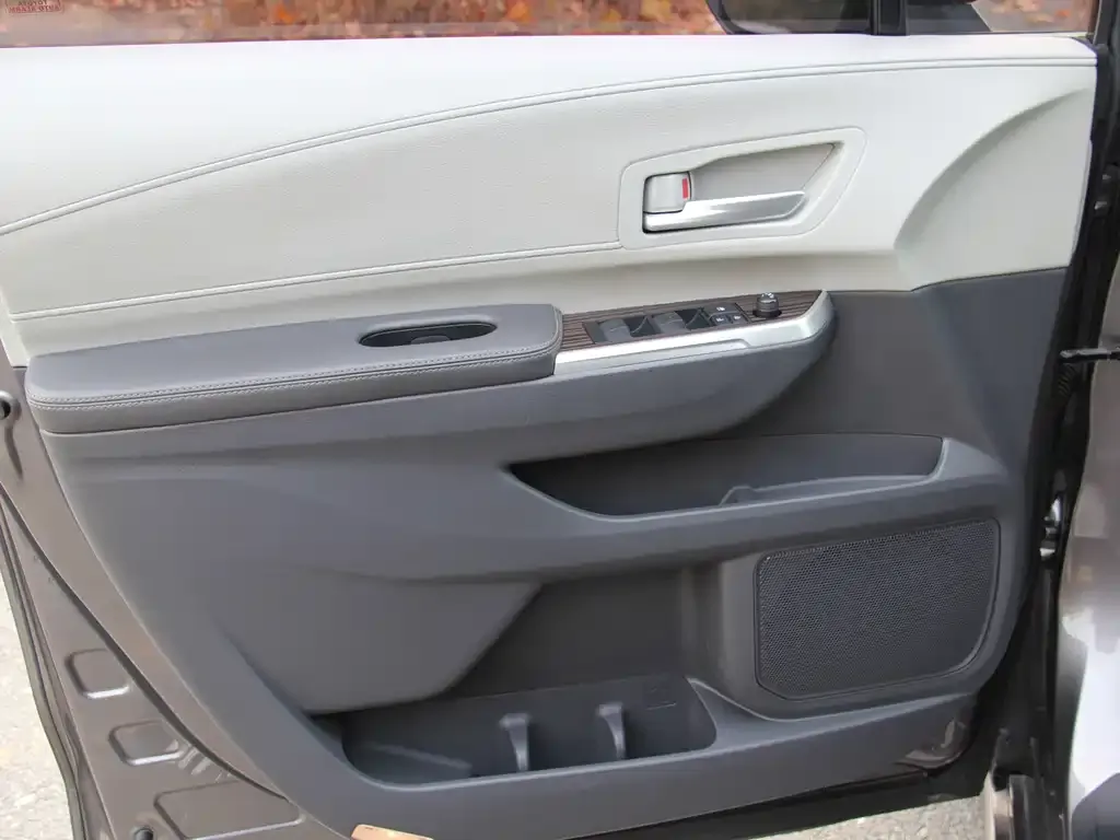 Toyota Sienna 2022 из CN, фото 10