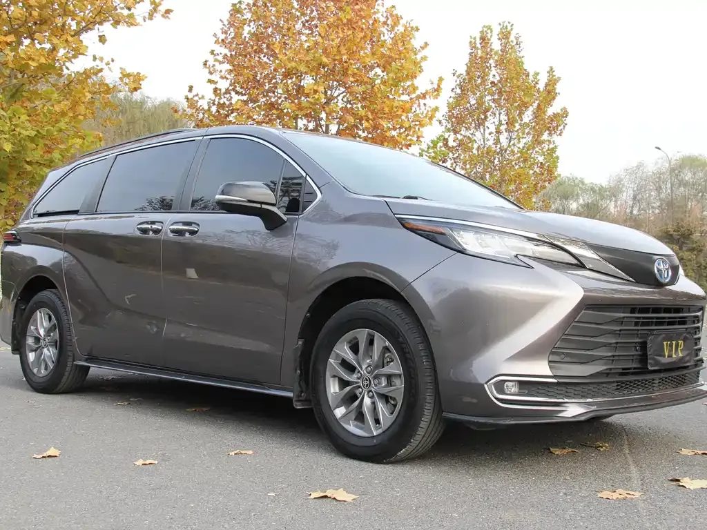 Toyota Sienna 2022 из CN, фото 3
