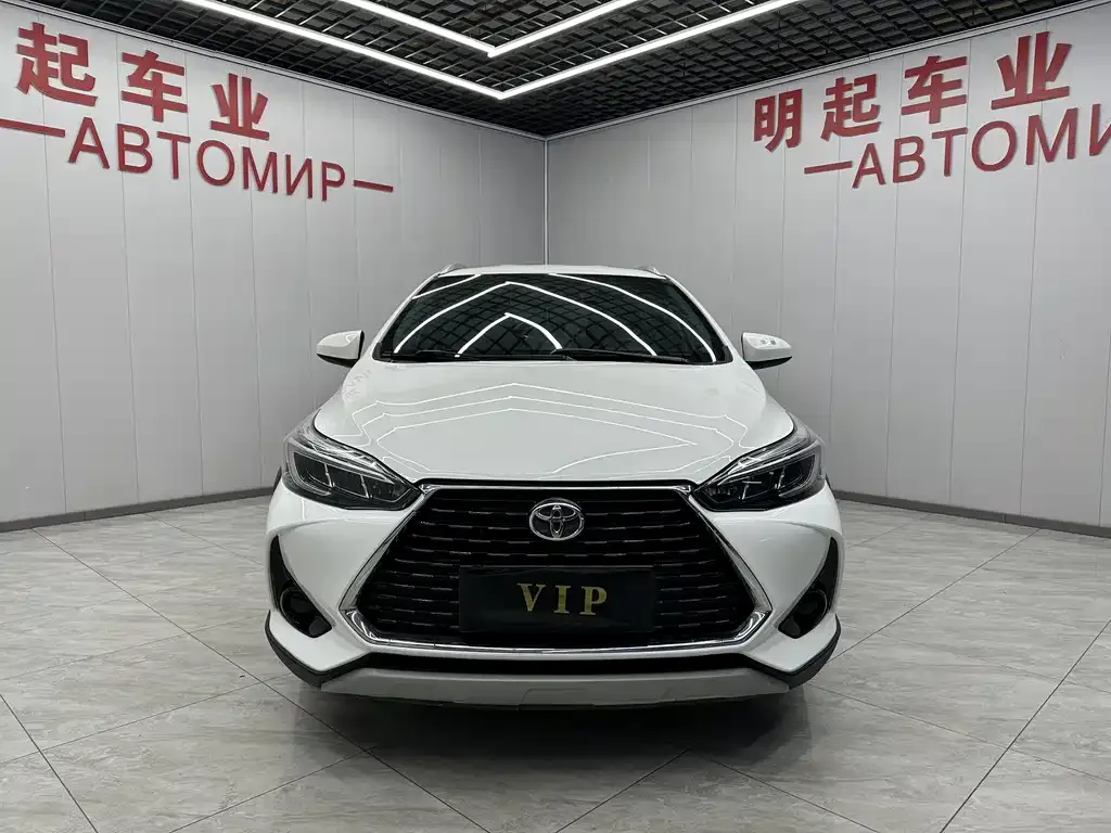 Toyota Yaris L — фото 3