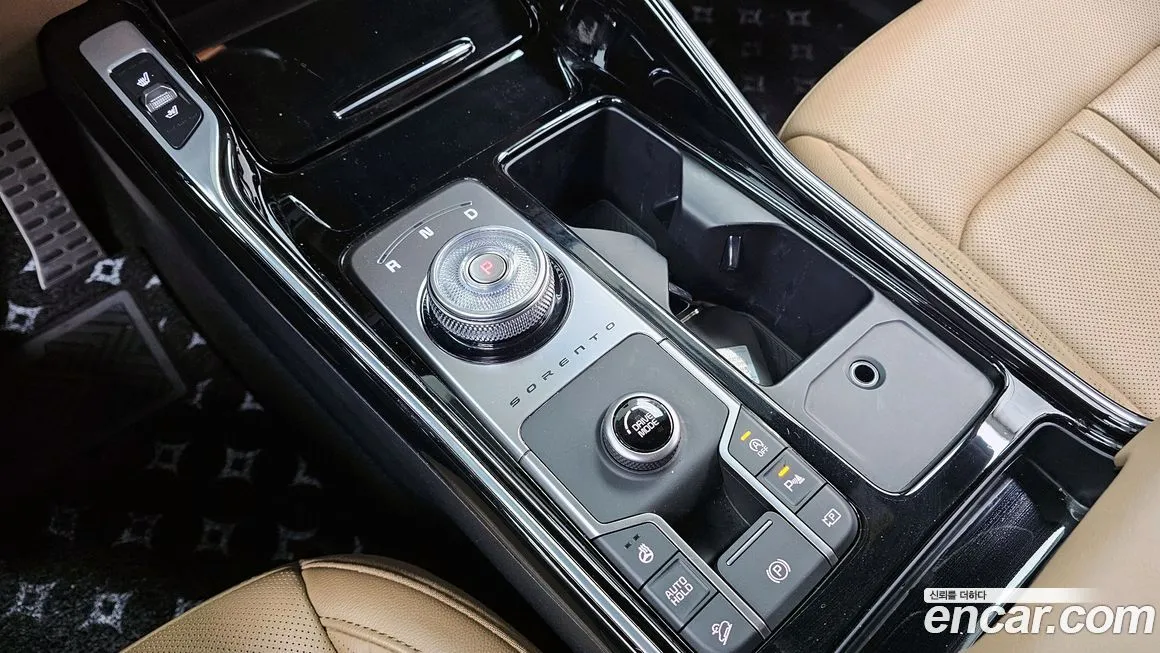 Kia Sorento — фото 9