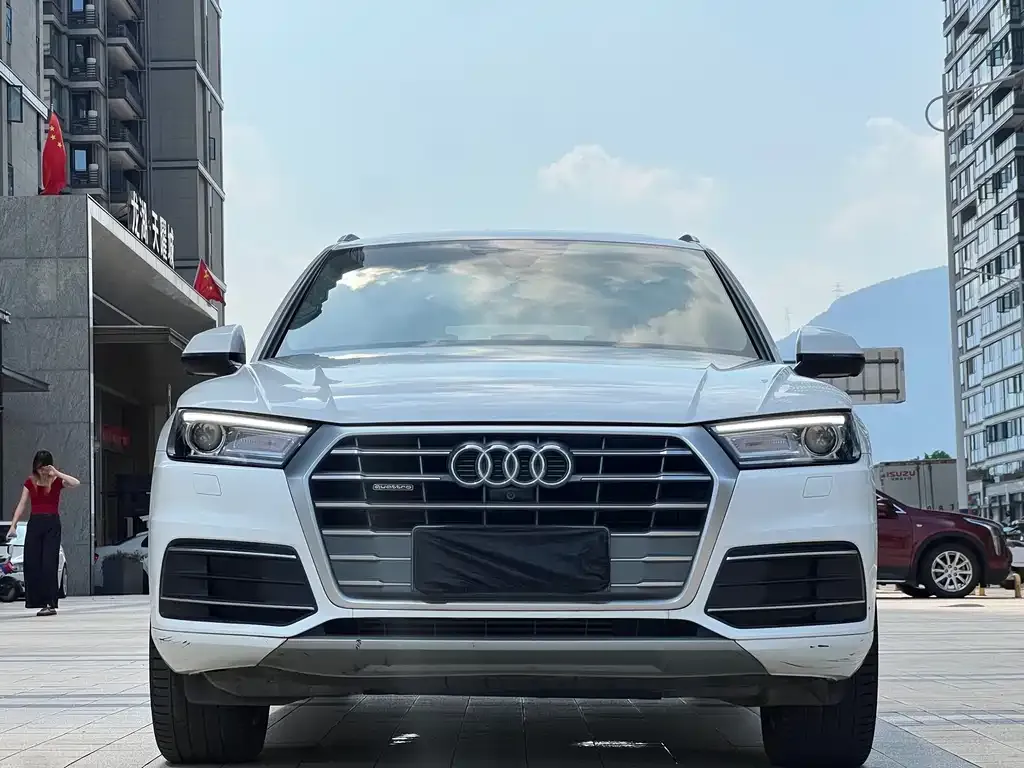 Audi Q5L 2021 из CN, фото 2