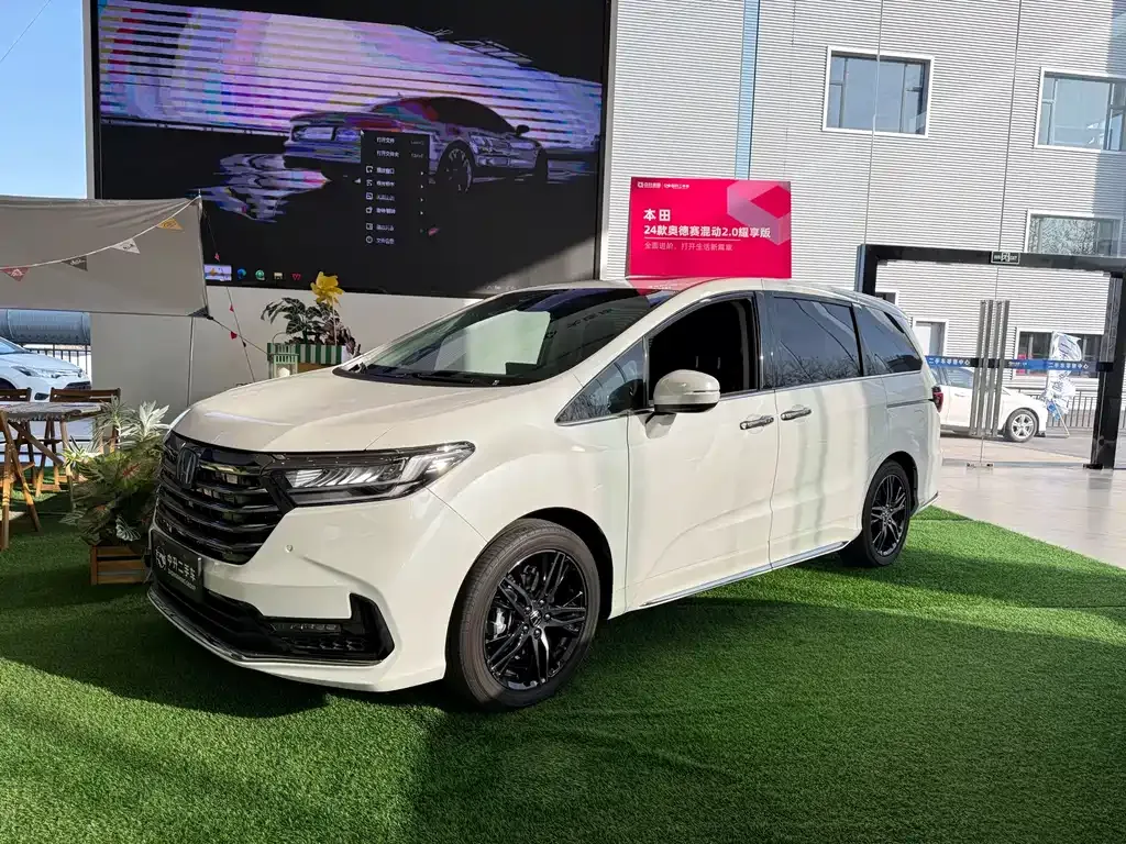 Honda Odyssey — фото 1