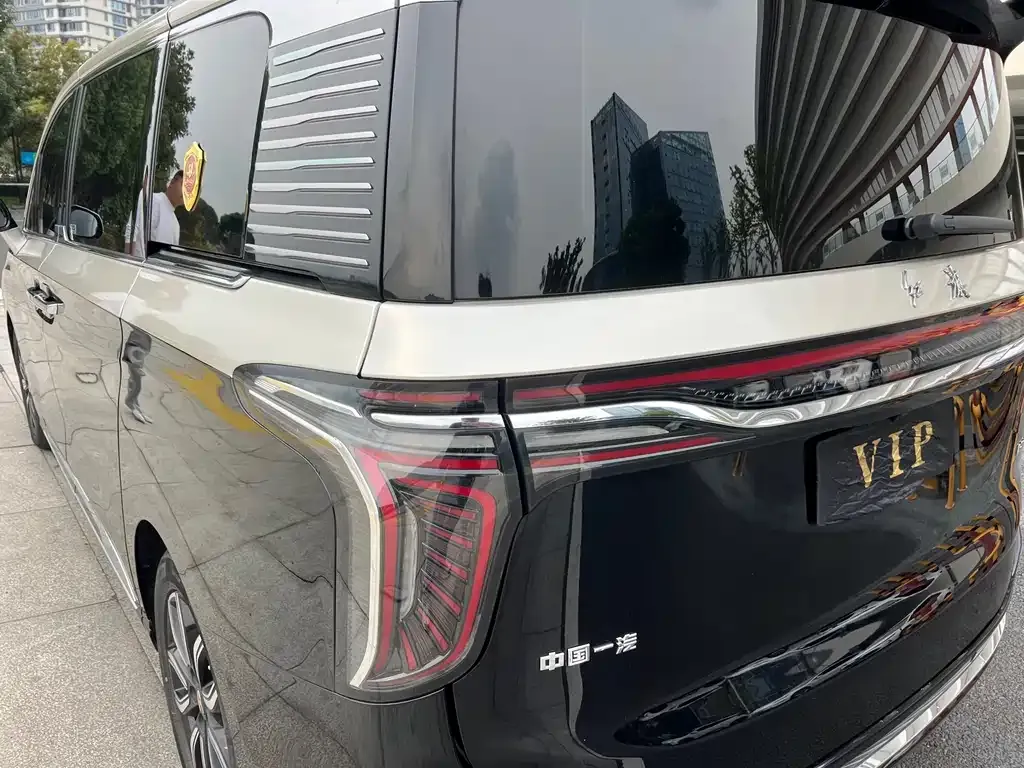 Hongqi HQ9 2023 из CN, фото 10