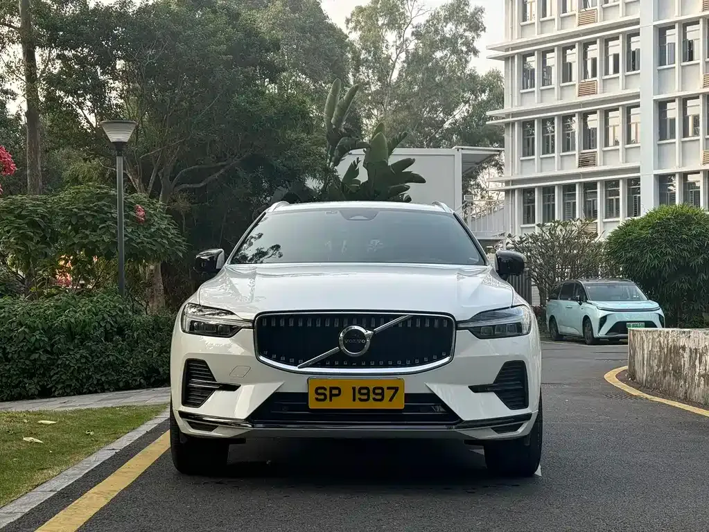 Volvo XC60 — фото 2