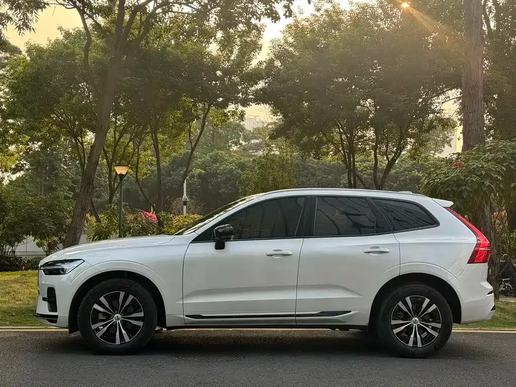 Volvo XC60 — фото 4