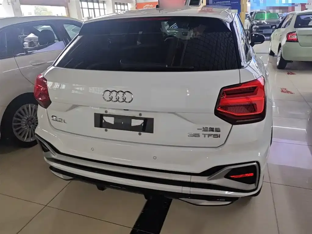 Audi Q2L 2023 из CN, фото 6