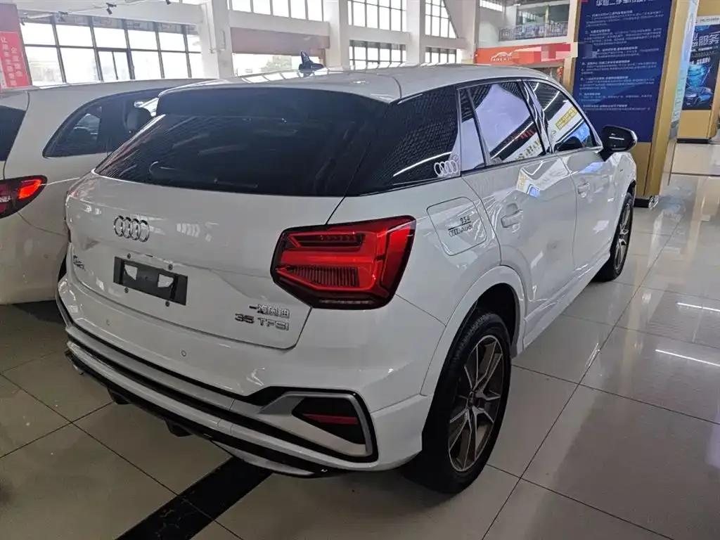 Audi Q2L 2023 из CN, фото 7