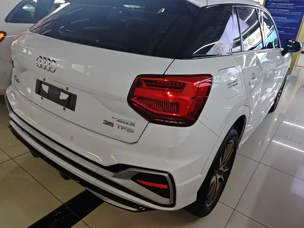 Audi Q2L 2023 из CN, фото 8