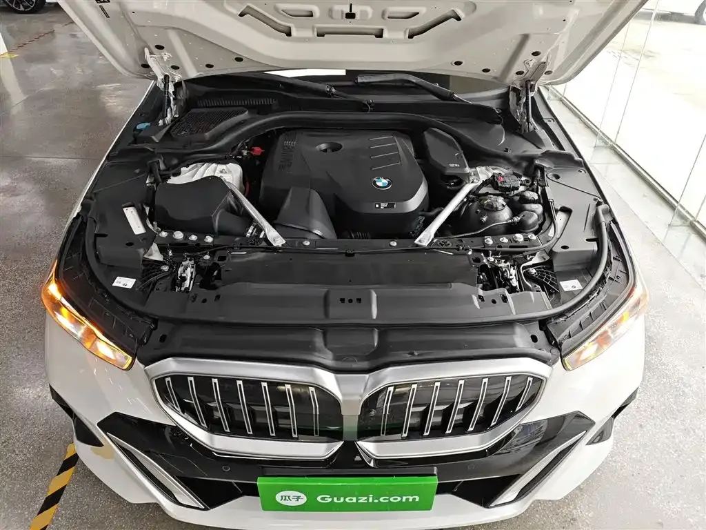 BMW 5 Series — фото 10