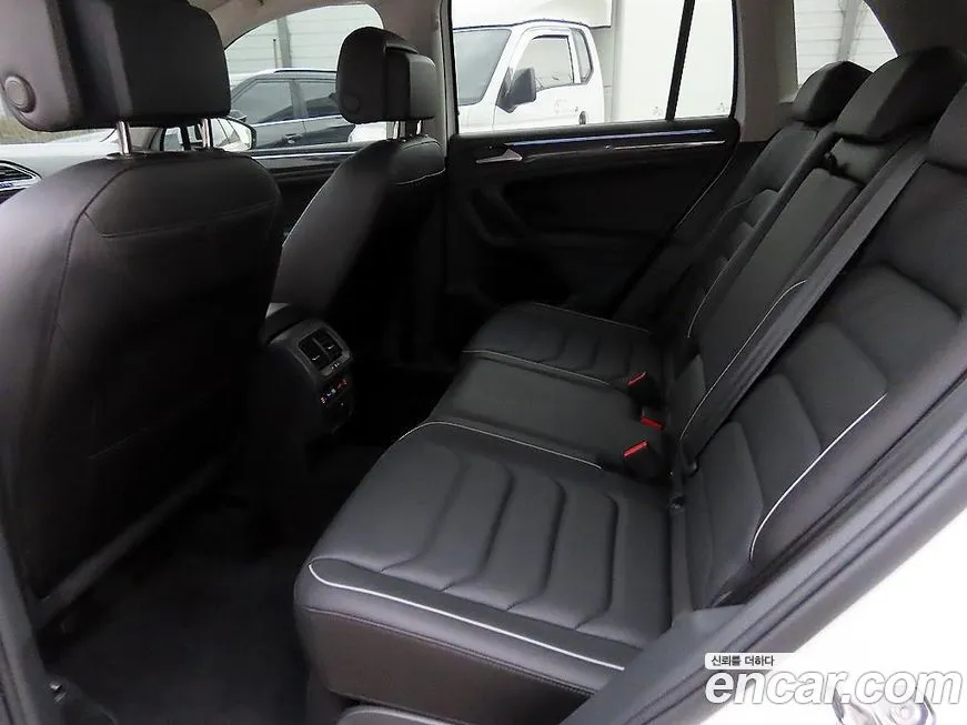 Volkswagen Tiguan — фото 6
