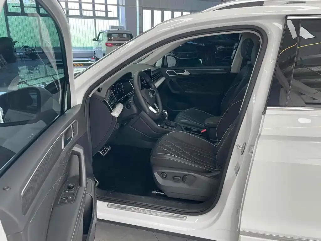 Volkswagen Tiguan L 2024 из CN, фото 7