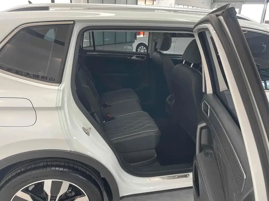 Volkswagen Tiguan L 2024 из CN, фото 9