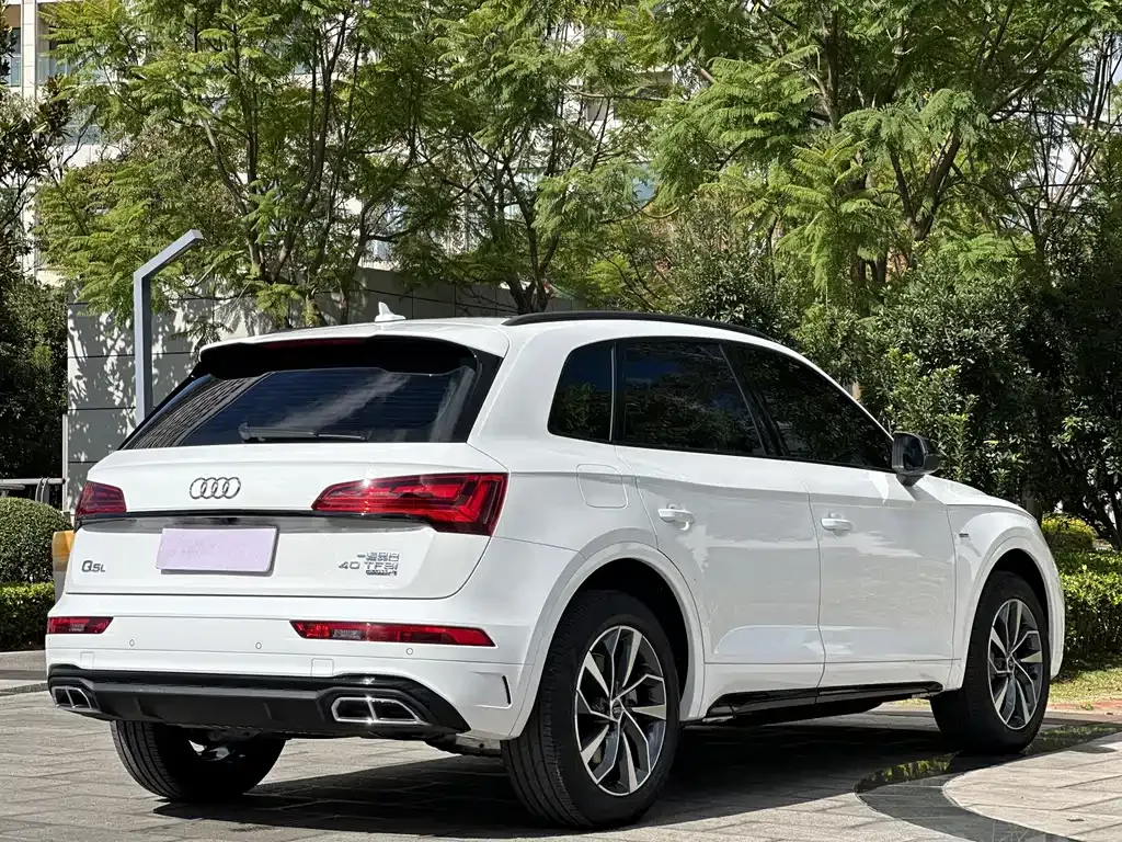 Audi Q5L — фото 4