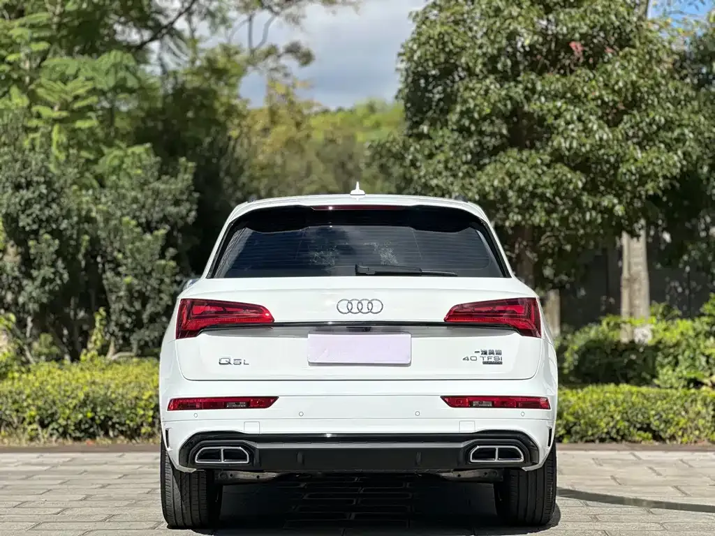 Audi Q5L — фото 5