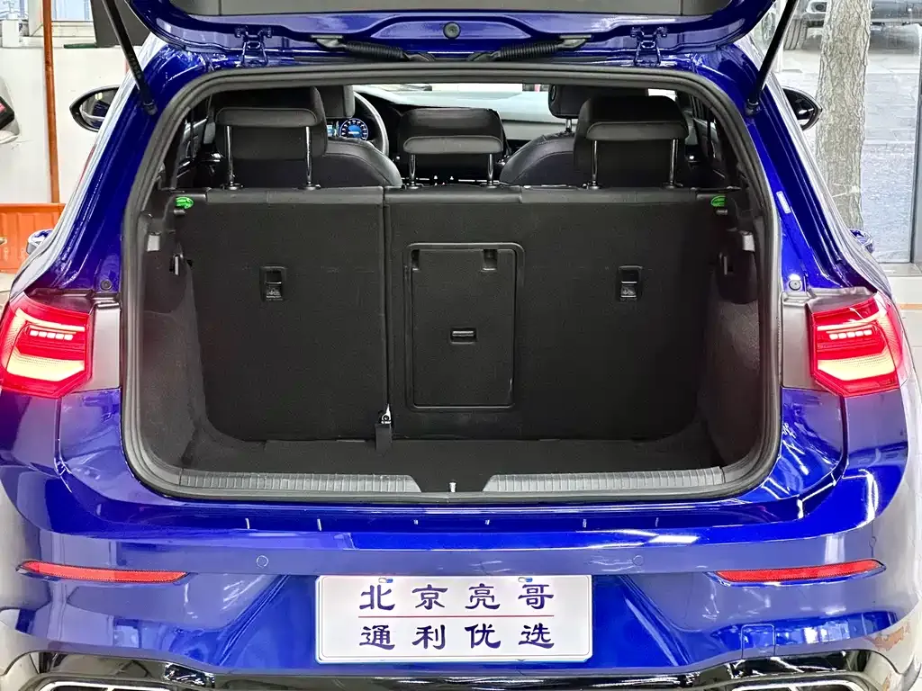 Volkswagen Golf 2023 из CN, фото 10