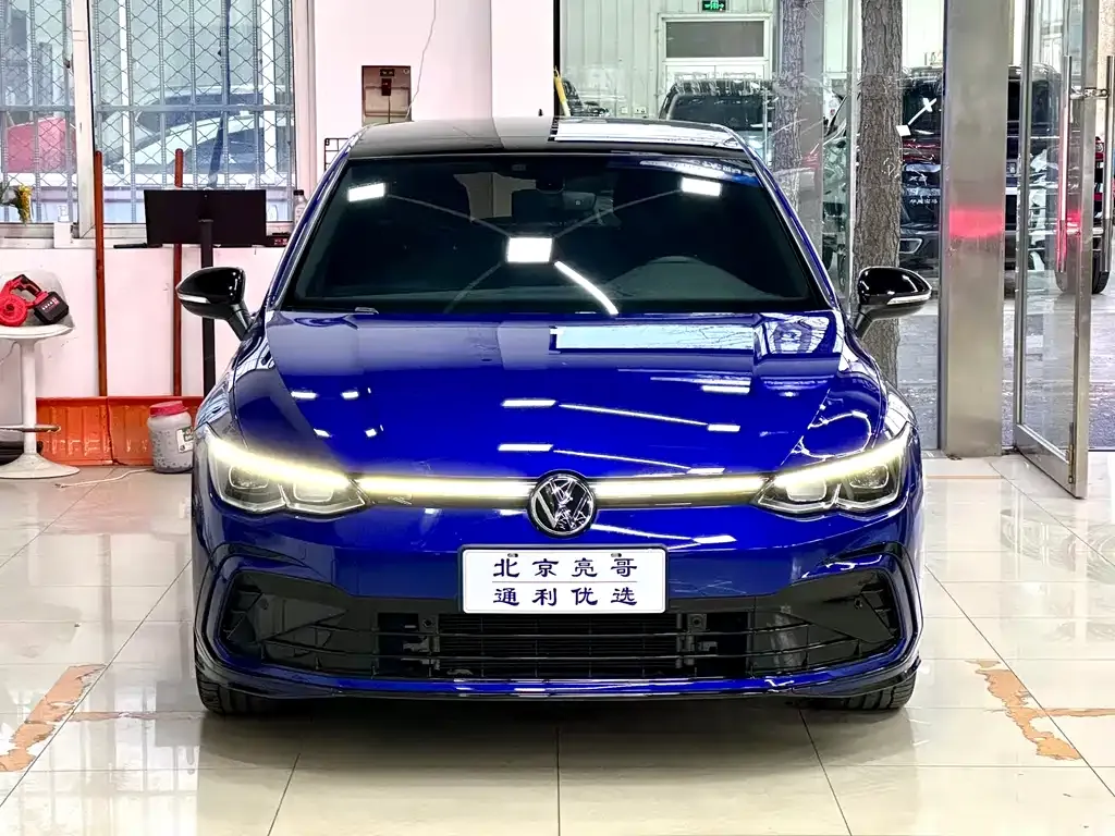 Volkswagen Golf 2023 из CN, фото 2