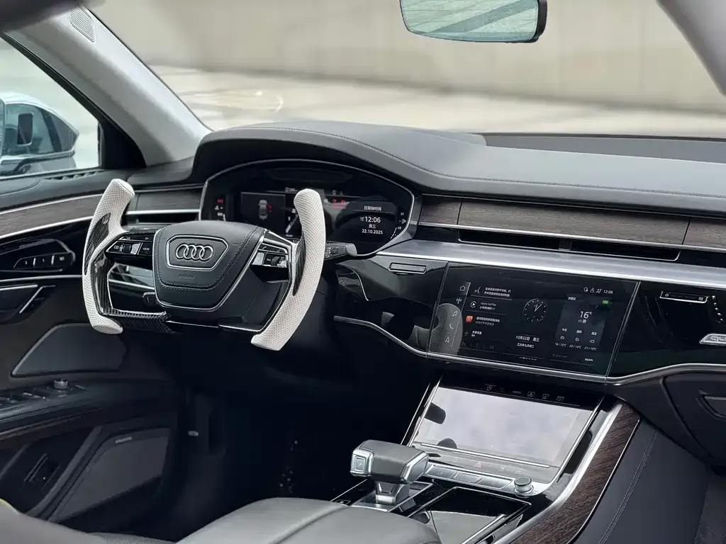Audi A8 — фото 10