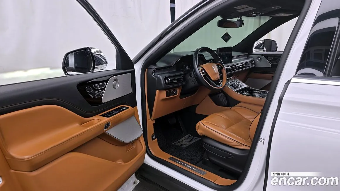 Lincoln Aviator — фото 10